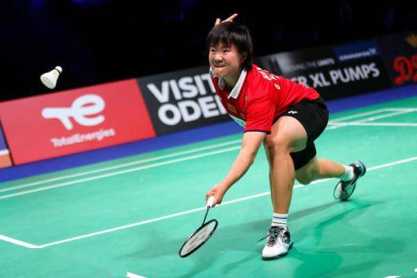 赛场旁的观 赛场旁的观